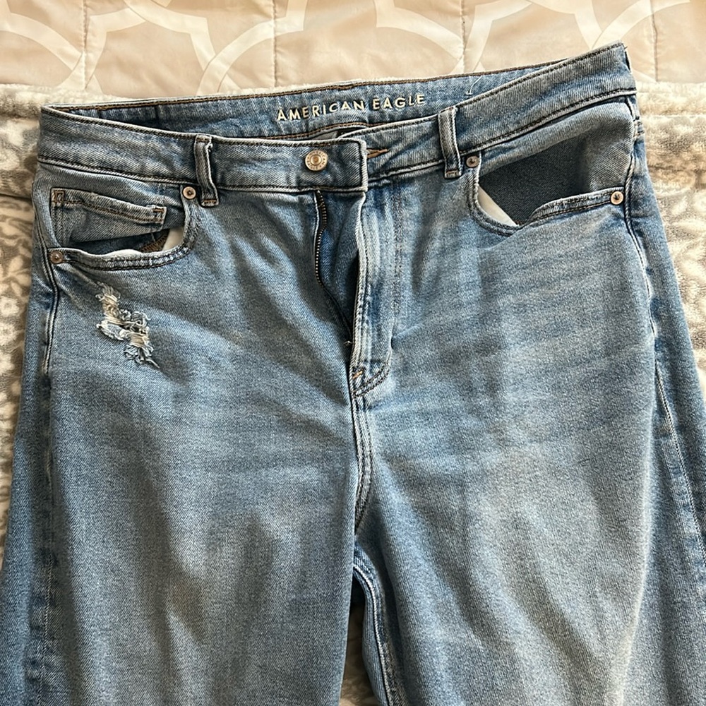 American eagle mom jean
